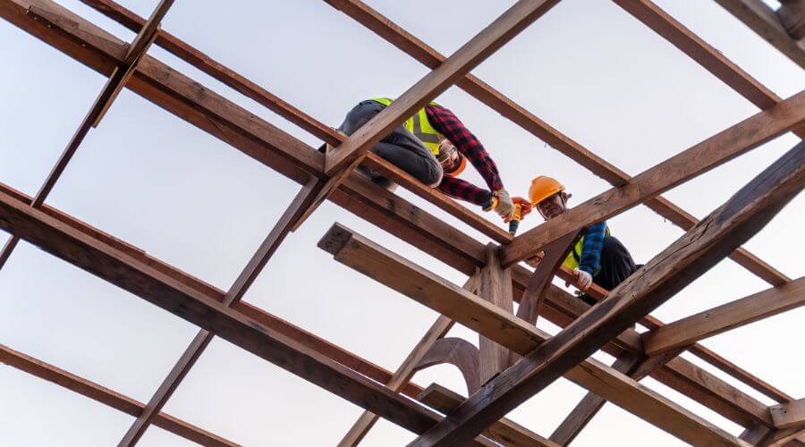 Professional gutter cleaning in Live Oak, CA